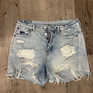 American eagle 90’s boyfriend denim short size 8